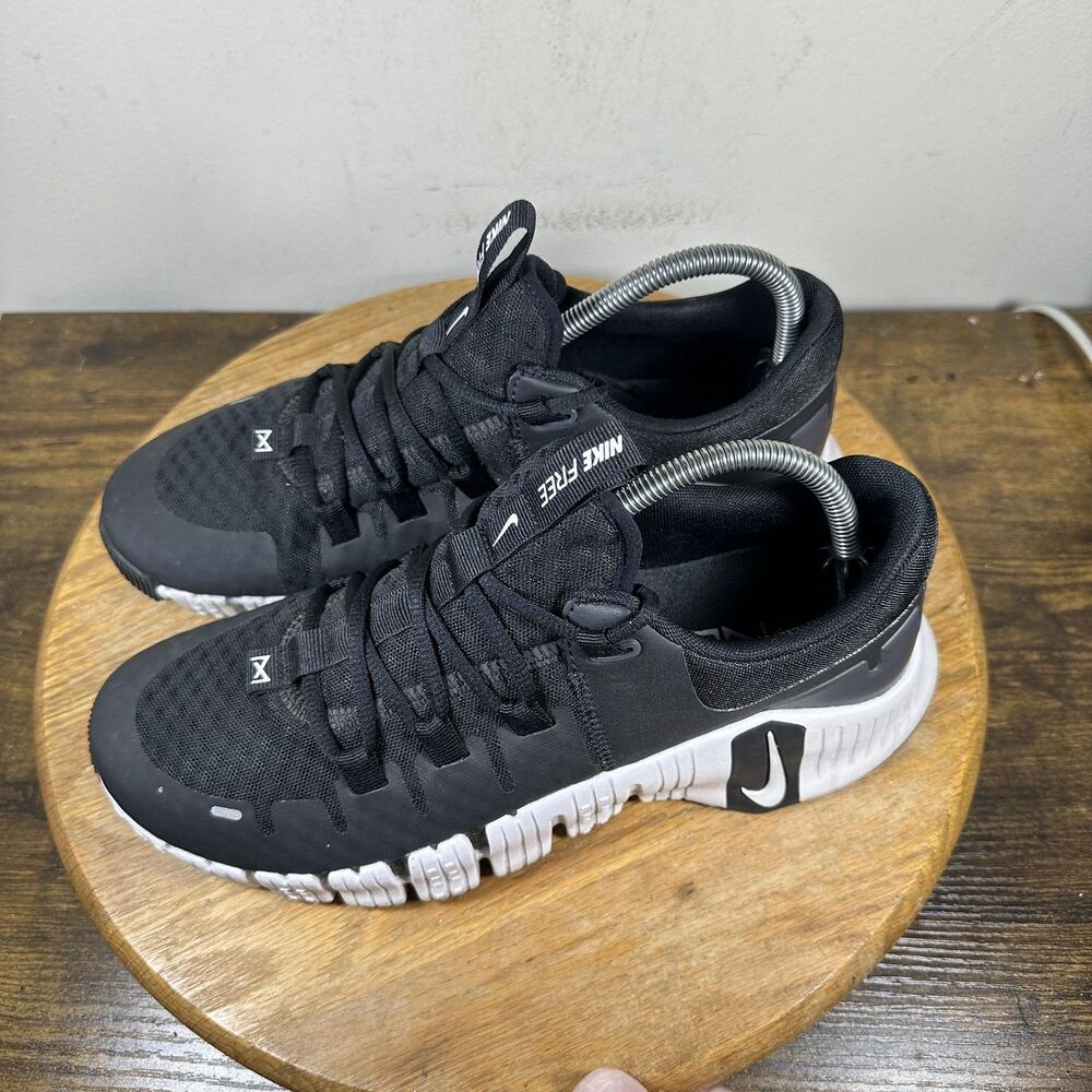 Nike Free Metcon 5 Shoes Womens Size 10 Black White Training Athletic DV3950-001 - Picture 3 of 8